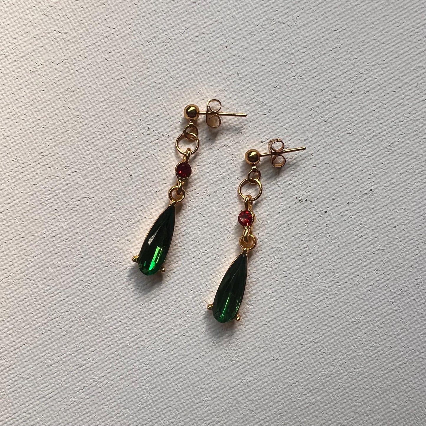 Howl-Inspired Gold-Plated Green Crystal Drop Earrings – Howl’s Moving Castle Jewelry