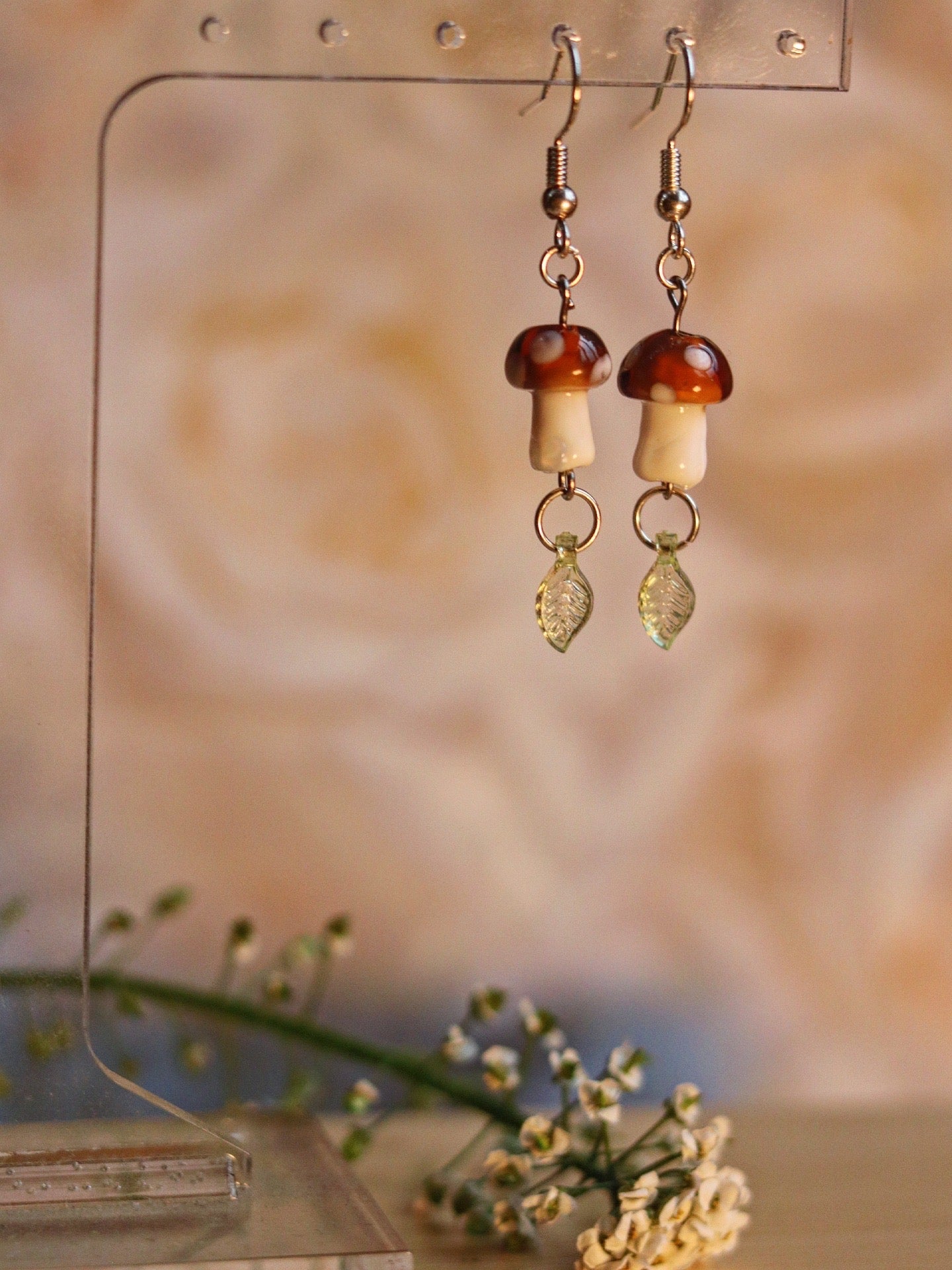 Mini Mushroom with Leaf