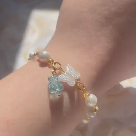 Gummy Bear Pearl Charm Bracelet – Gold-Plated Chain with Faux Pearls and Pastel Blue Beads